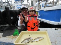 
<p>堺市の高野様、中波止で、20～35cmのチヌ・キビレ　12匹</p>
<p>紀州釣り　　11時～15時までの釣果です</p>
<p>昨日も15匹でした！</p>
