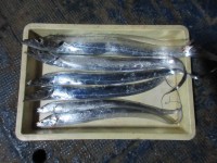 
<p>堺市の岡田様、沖一文字のスリット１番で</p>
<p>サンマのウキ釣りで指４本までの太刀魚６匹釣られました！！</p>
