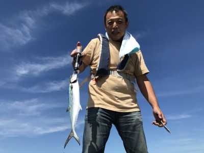 
<p>岸和田一文字リアルタイム　沖の北　ショアジギ/ジグサビキで中サバ・サゴシが釣れていました！</p>
