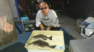 
<p>西田様 沖の北 落とし込み チヌ&キビレ45㎝ いつも落とし込みの釣果を出していただきありがとうございます！</p>
