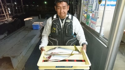 
<p>芝様　沖の北　ノマセ釣り　ハマチ/ツバスＧＥＴ</p>
<p>今日はほんとに青物好調！おめでとうございます(^^♪</p>
