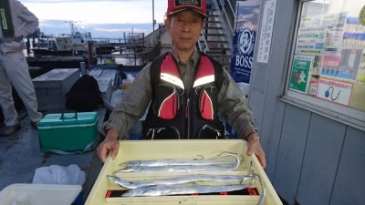 
<p>柴田様　沖の北　ウキ釣り　タチウオ多数ＧＥＴ</p>
<p>タチウオは朝のうちに釣られたそうです(^^♪おめでとうございます</p>
