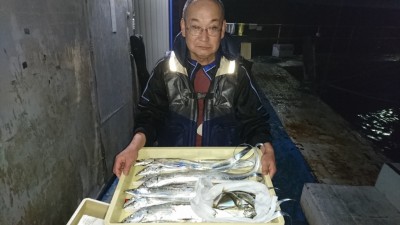 
<p>前田様　沖の北　ウキ釣り　タチウオＧＥＴ</p>
<p>今日もタチウオ釣れてますね(^^♪おめでとうございます！</p>
