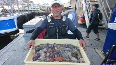 
<p>白田様  沖の南  タコジグ  タコ20杯GET</p>
<p>昼からでも十分釣れますね！おめでとうございます</p>
