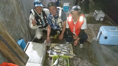 
<p>坂脇様  沖の北  サビキ/アジ  ウキ、テンヤ/タチウオ多数GET</p>
<p>色々良く釣れてますね(^O^)おめでとうございます</p>
