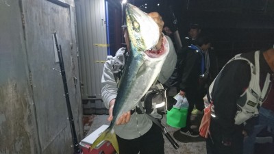 
<p>山田様  沖の北  ルアー  メジロGET</p>
<p>メジロサイズも良く釣れだしましたね！おめでとうございます(^O^)</p>
