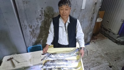 
<p>石井様  沖の北  ウキ釣り  タチウオGET</p>
<p>数は減りましたが、良型が残っているようですね！おめでとうございます(^O^)</p>
