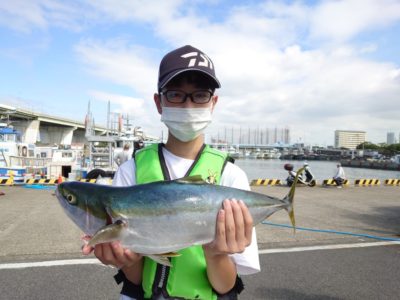 <p>愛甲様　沖の北　飲ませ釣りでメジロ！6時すぎにヒットしてました♪旧赤灯でも青物釣れてました♪</p>