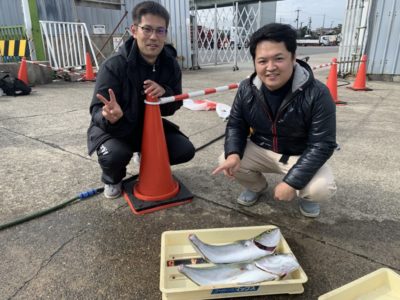 <p>はんそく釣り部　様　沖の北　のませ釣りでメジロサイズ2匹！！！のませは安定していますね！おめでとうございます^ ^</p>