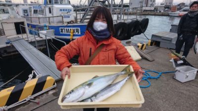 <p>樋口様　沖の北　飲ませ　ハマチとサゴシGET</p><p>青物の少し厳しめのようですが、これからはサイズ狙いです(^^♪</p>