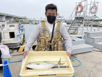 <p>野口様　沖の北　ショアジギでハマチ♪</p>