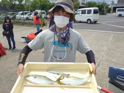 <p>沖の北　ショアジギでツバス！ルアー釣果でルアーケースプレゼント♪</p>