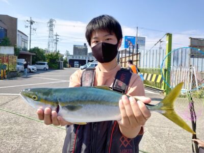 <p>沖の北　ショアジギでハマチ！今日は青物の回遊が少なかったようです。</p>