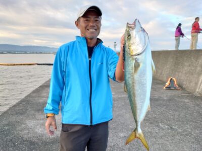 <p>牟禮様　沖の北　ショアジギでメジロ！6時すぎに中層でヒット！</p>