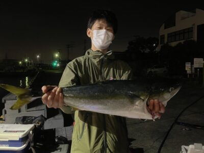 <p>野口様　沖の北　ショアジギで70オーバーのメジロ！！！よく肥えてる良い個体でした^ ^おめでとうございます(^o^)</p>