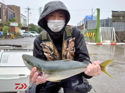 <p>沖の北　ショアジギでメジロとハマチ！ルアー釣果でルアーケースプレゼントしてます♪</p>