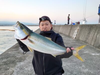 <p>沖の北　ショアジギでメジロ！6時頃にボトムでヒット！</p>