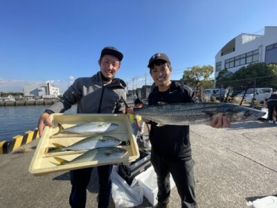 <p>太松様　沖の北　ショアジギでサワラ・ハマチ3匹GET！！！おめでとうございます^ ^</p>