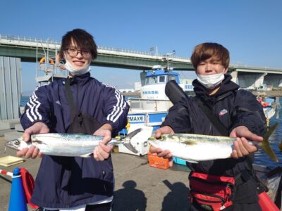 <p>沖の北　ショアジギでハマチとサゴシ！今日は風が強くて釣りにくかったですね。</p>