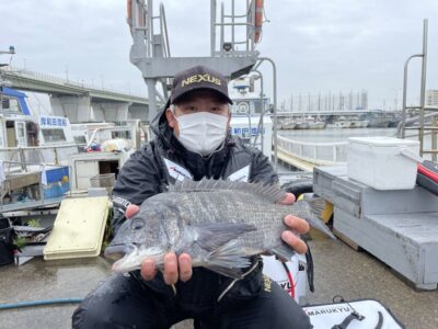<p>山本様　沖の北　ふかせ釣りでチヌ43.5cm♪♪</p>