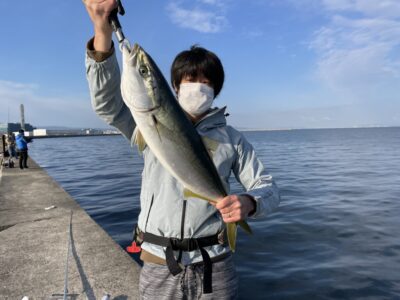 <p>合田様　沖の北　ショアジギで6時40分頃に67cmのメジロ GET！！！</p>