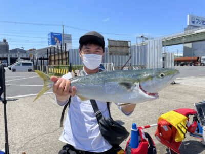 <p>青木様　沖の北　ショアジギでメジロサイズ GET^ ^</p>