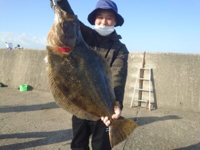 <p>加藤様 沖の北 内向き 胴突飲ませでヒラメ78.3cm！！！出ました座布団ヒラメ♪とにかくデカいです。8時40分にヒット！これからがヒラメの本番ですよ〜。</p>