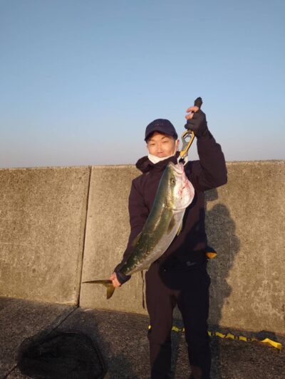 <p>斎藤様 沖の北 ショアジギで78cm！！！6時すぎにヒット！</p><p>※15日から早朝便のネット予約を再開します</p>