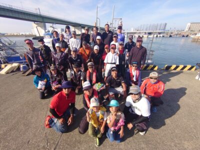 <p>今日は高野様主催で紀州釣り親睦会が開催されました♪厳しい状況の中、1位46.5cm、2位45cm、3位44.5cmとさすがの釣果♪コロナでなかなか集まることができなかったので、今日は皆さん楽しく釣りをされていました♪</p>