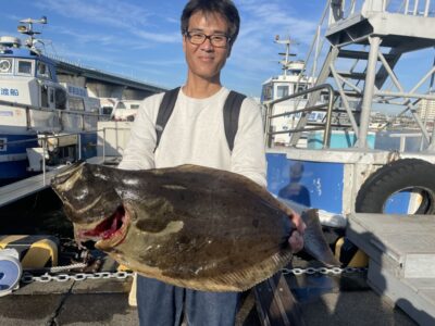 <p>冨田様　沖の北　飲ませ釣りでヒラメ76cm！！！良型おめでとうございます^ ^</p>