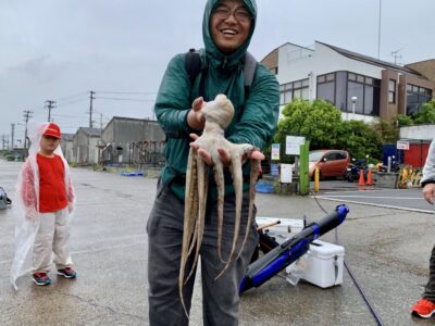 <p>ファン様　沖の北　タコエギでタコ1.3kg🐙</p>