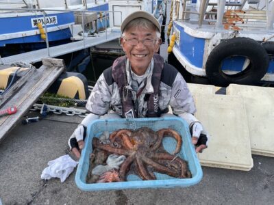 <p>🐙Hunter高倉様🐙　旧一文字カーブ・中波止2番　タコエギでマダコ1.8キロまで6杯🐙朝イチから最終便までお疲れ様でした^ ^</p>