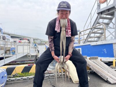 <p>別撮り DAICHAN様②  沖の北で1.3キロ🐙旧3番で2キロ🐙</p>