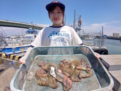 <p>釣りはじめました♪様 沖の北 ケーソン継ぎ目タコジグでタコ🐙</p><p>人生初めての釣りが岸一でのタコ釣り！！！楽しんでいただけたようで良かったです。</p>