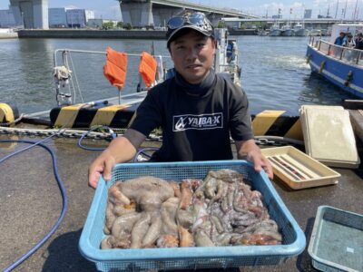 <p>濵田様　中波止3番　タコエギでマダコ1.84キロまで多数🐙</p>