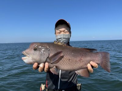 <p>大木様 沖の北先端 かぶせ釣りでビッグカンダイ！</p>