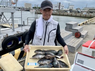 <p>イデイ様　沖の北　エビ撒き釣りでグレ9尾&アジ&ガシラ🎣</p>