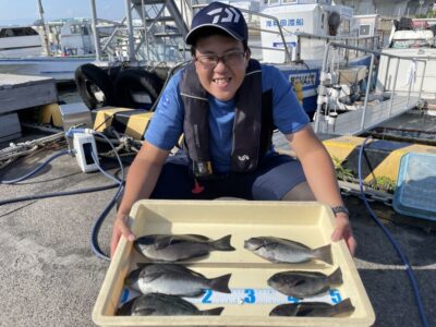 <p>泉大津店スタッフ アーリー様　沖の北　胴突き(青イソメ)でグレ28cmまで🎣</p>