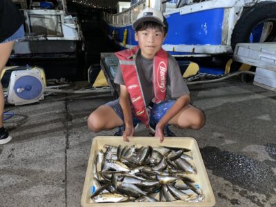 <p>れお君　沖の北　サビキ釣りで豆アジ〜中アジ20cmまでを大漁🎣</p>