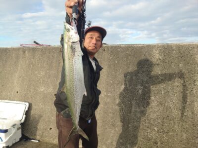 <p>ミラクル宮崎様 沖の北 飲ませ釣りでサゴシ！ワイヤー無しの飲ませでまさかのサゴシ…さすがミラクルですね！</p>