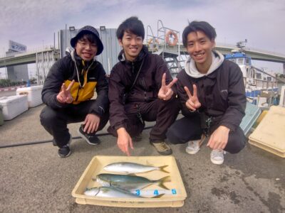 <p>沖の北 ショアジギでハマチ！</p>