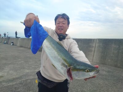 <p>上川様 沖の北 飲ませ釣りでブリ！6時頃にヒット！</p>