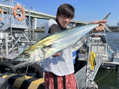 <p>昨日ブリをバラした立田君　沖の北　ショアジギ　サワラ75cm🎣　</p>