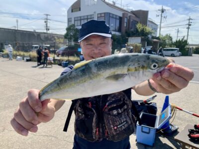 <p>山崎様　沖の北　呑ませ釣りでツバス🎣</p>