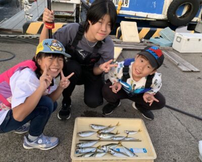 <p>福島ファミリー様　旧一文字赤灯　サビキ釣りで20cm前後のアジ🎣　15〜17時の釣果🐟</p>