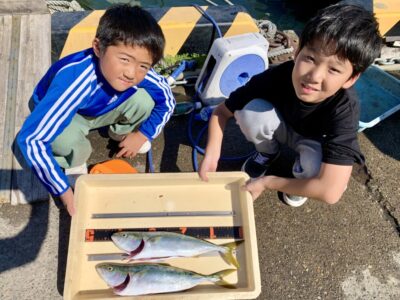 <p>トモキくん&イチトくん　沖の北　呑ませ釣りでハマチ2尾🎣</p>