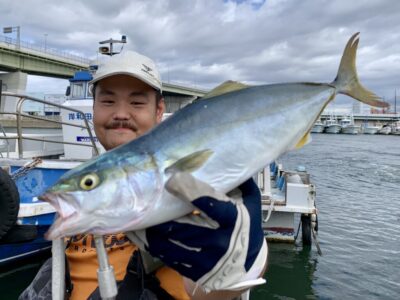 <p>釘岡様　沖の北　メタルジグでツバス🎣</p>