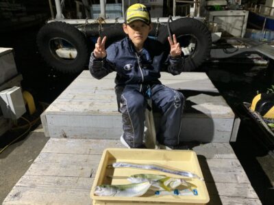 <p>ゆうや君　沖の北　メタルジグでハマチ2尾🎣　釣りドラ仕掛けでタチウオ🎣</p>