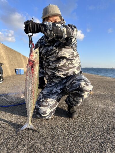 <p>沖の北 ショアジギでサワラ！7時半頃にヒット！</p>