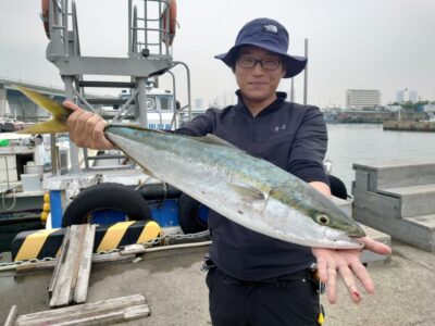 <p>田中様 沖の北 飲ませ釣りでブリ！手に注目！</p>